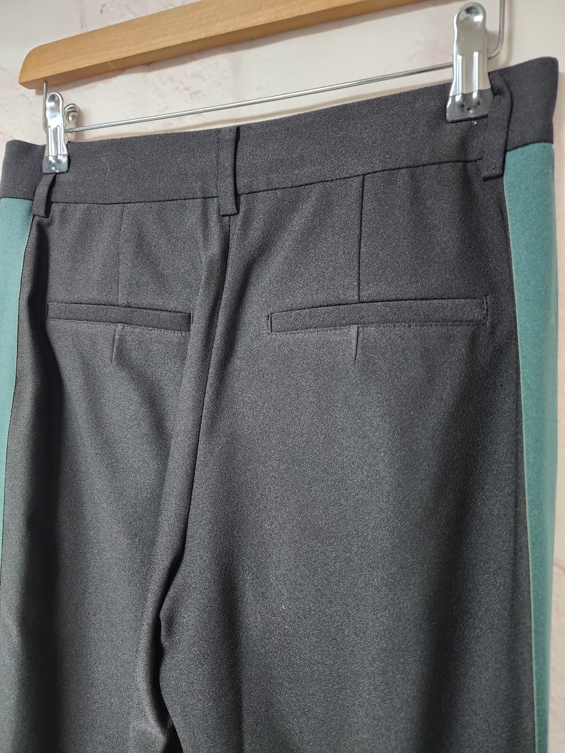 블랙 색상의 한섬 트레이닝 와이드 팬츠 상품이미지8