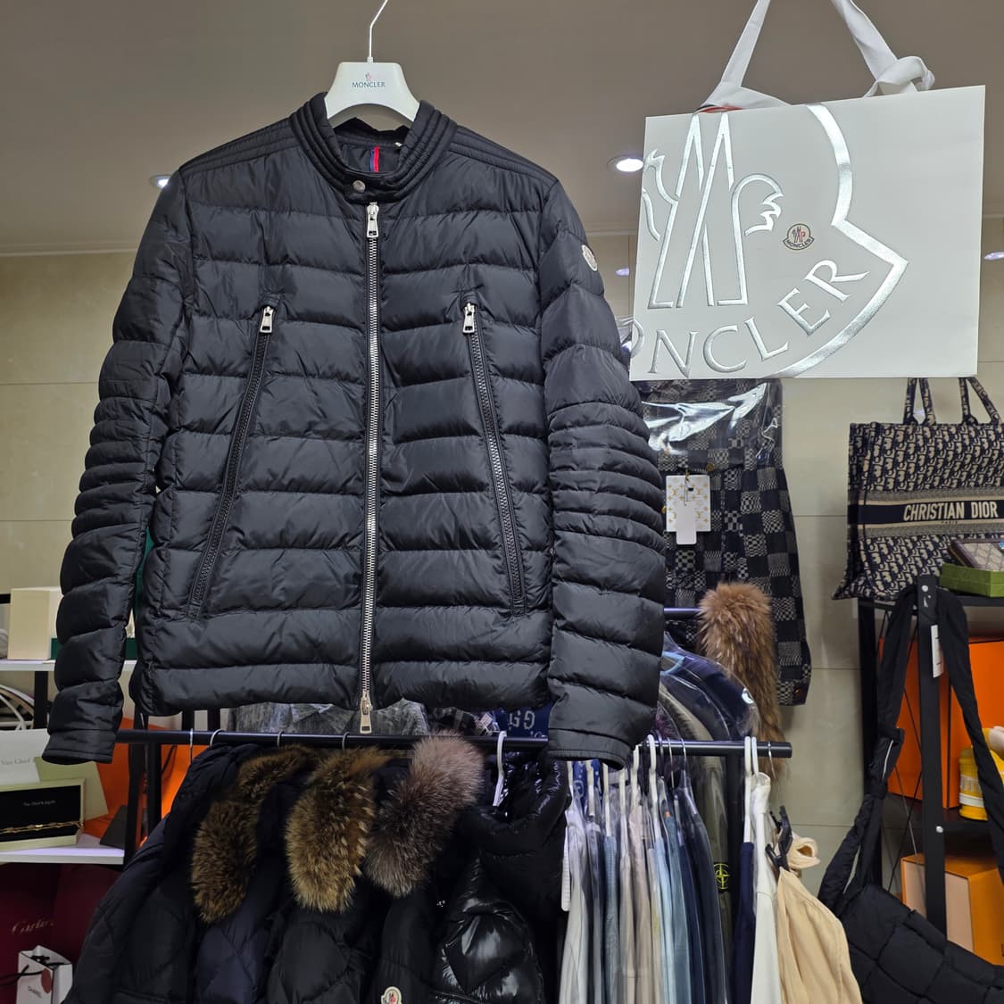 {클로젯}[5][전국유일매물]몽클레어 아미오 바이커 숏 다운 패딩 자켓 상품이미지1