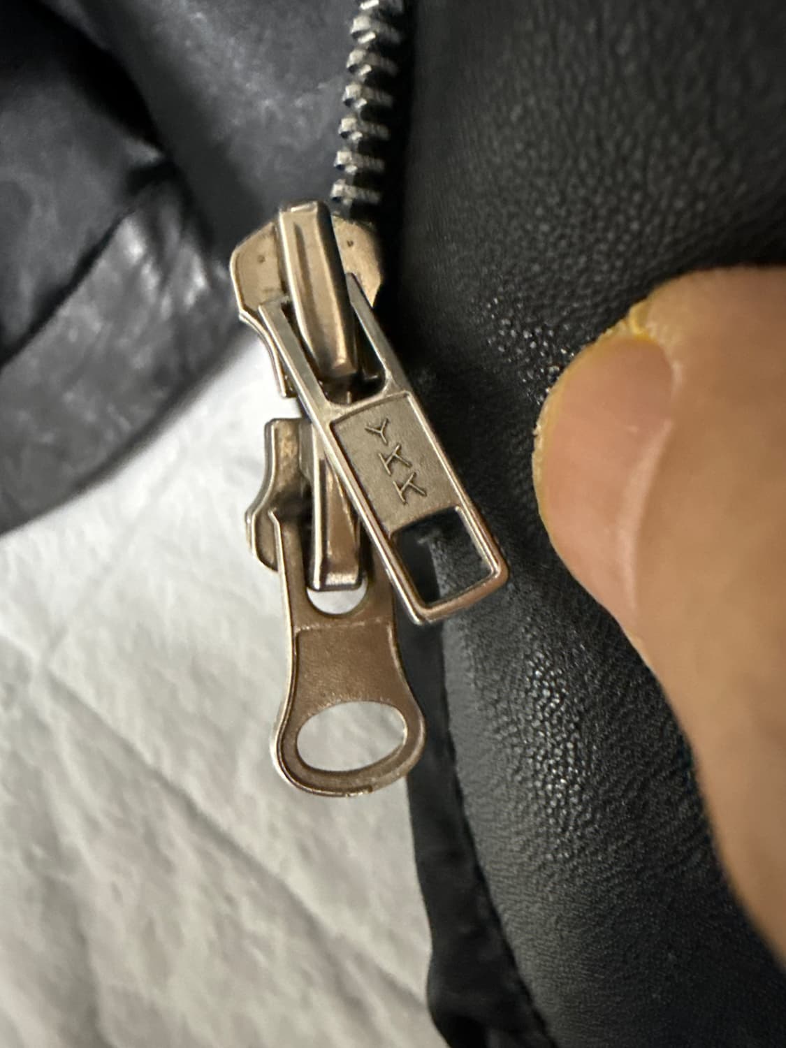 EKAM 시그니처 사선집업 변형하이넥 램스킨 레더 자켓 상품이미지6