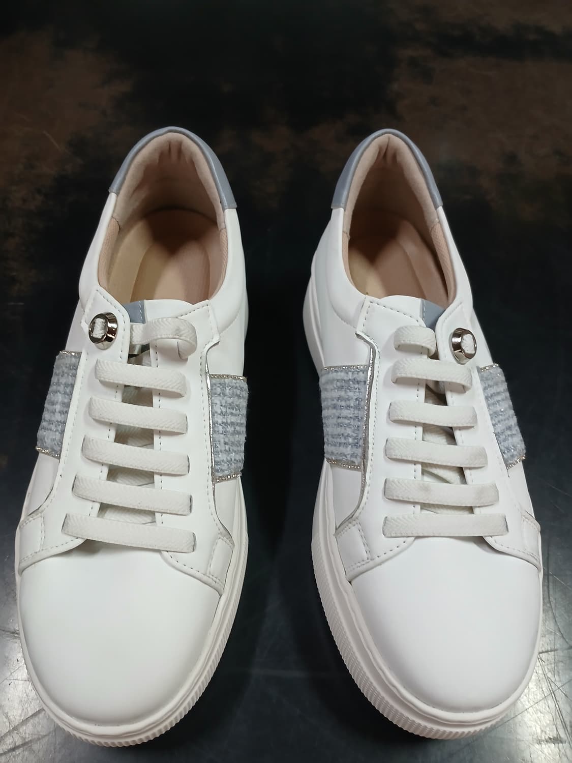 사이즈240)) 금강제화 로렐 여성 운동화 ! 정가 20만원대 상품이미지1