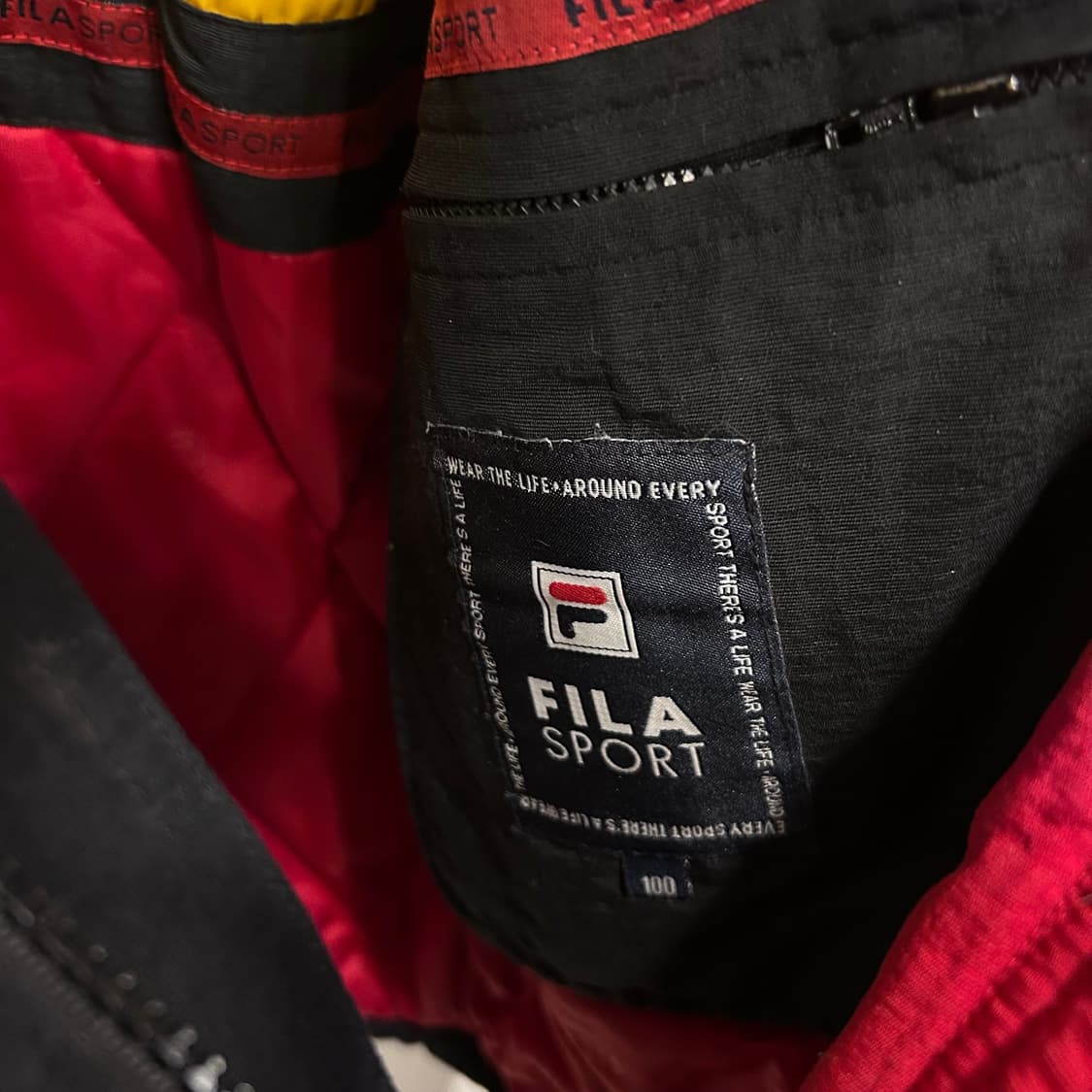 휠라 다운힐 올드스쿨 배색 헤비 나일론 점퍼 상품이미지5