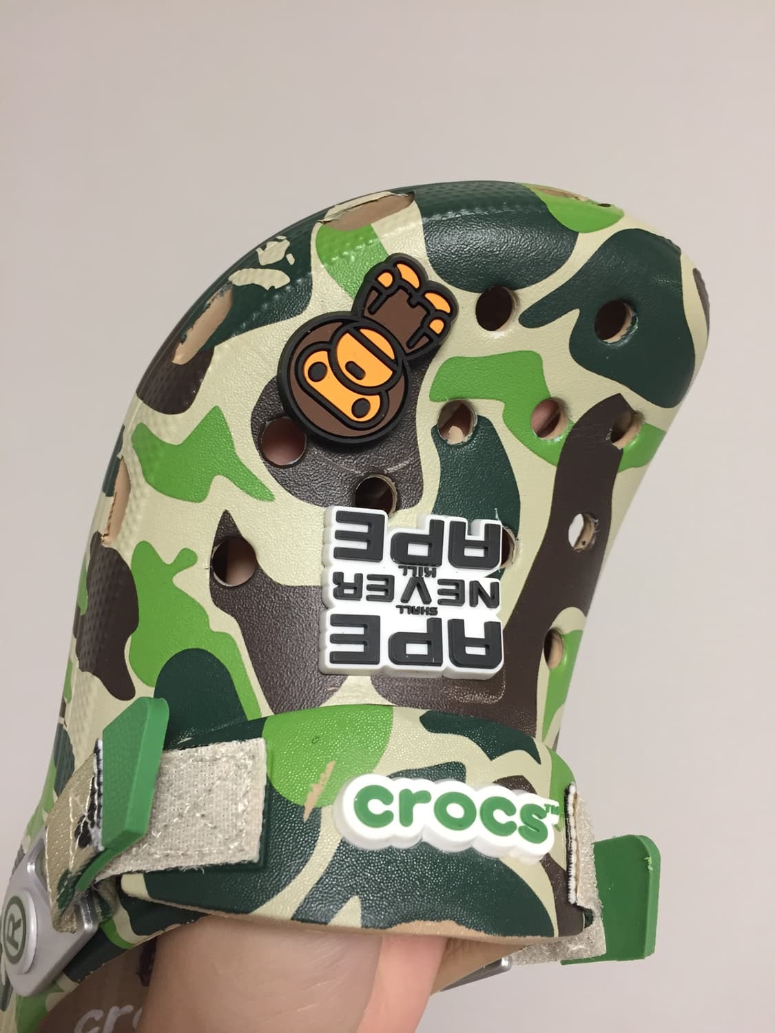 BAPE × CROCS 클로그 240 상품이미지5