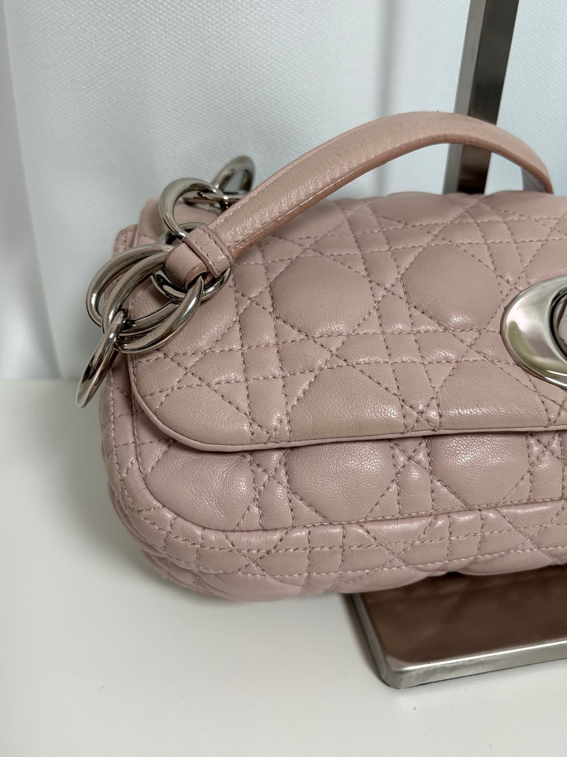 디올 까나쥬 랑데뷰 숄더백 상품이미지2