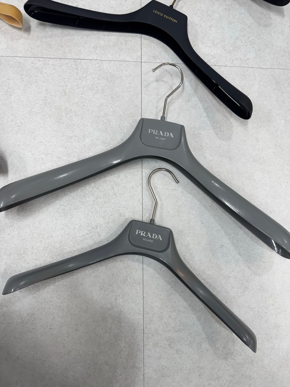 명품옷걸이 셀린느 루이비통 미우미우 프라다 상품이미지3