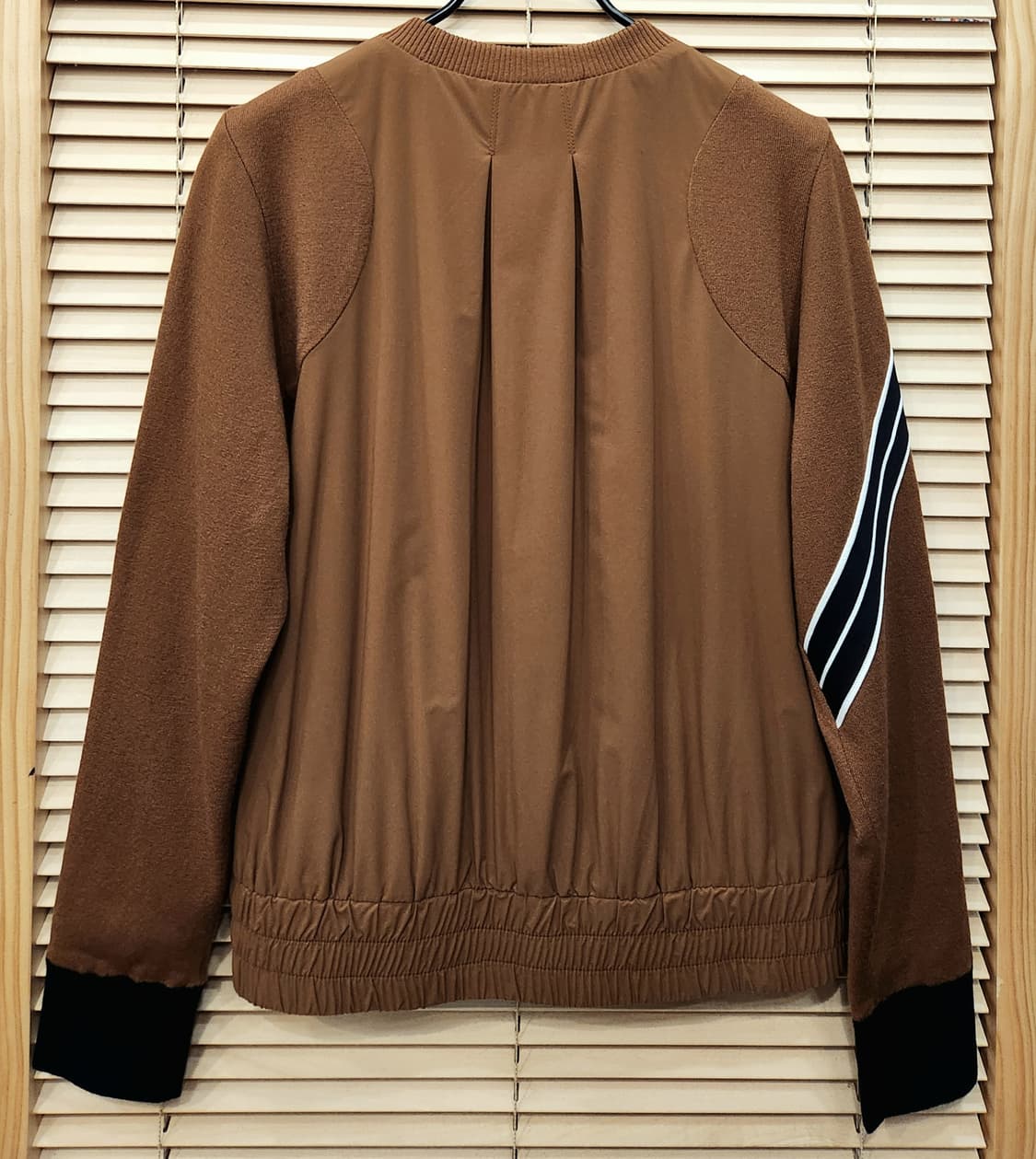 (새상품)테일러메이드 여성골프 옥타충전재 방풍니트S 상품이미지2