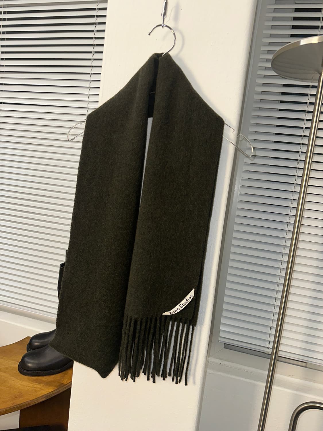 아크네스튜디오 울 머플러 딥카키  상품이미지2