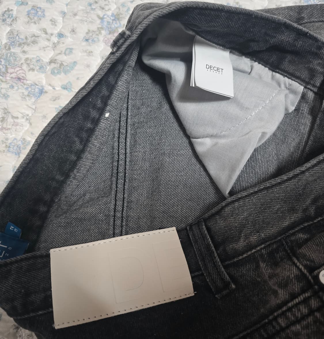 데케트 mid Rise Wide black side  jeans

 32 상품이미지3