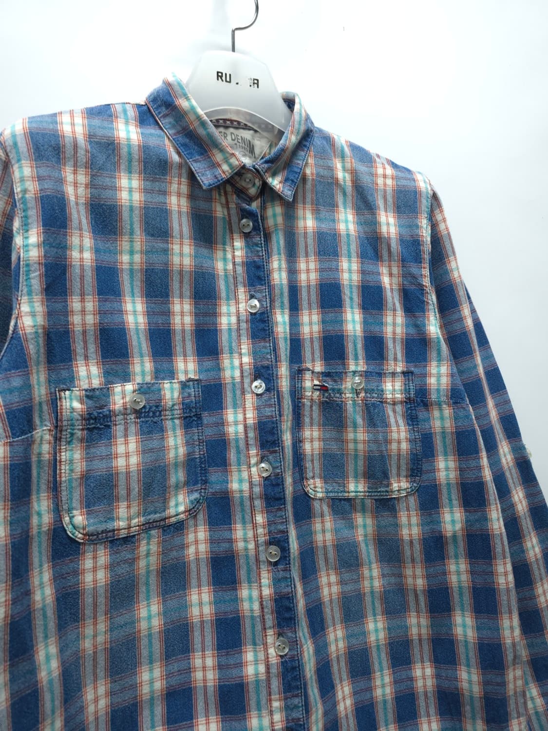 ​타미힐피거 데님 빈티지워싱 체크 남방 셔츠(95~100) 상품이미지4