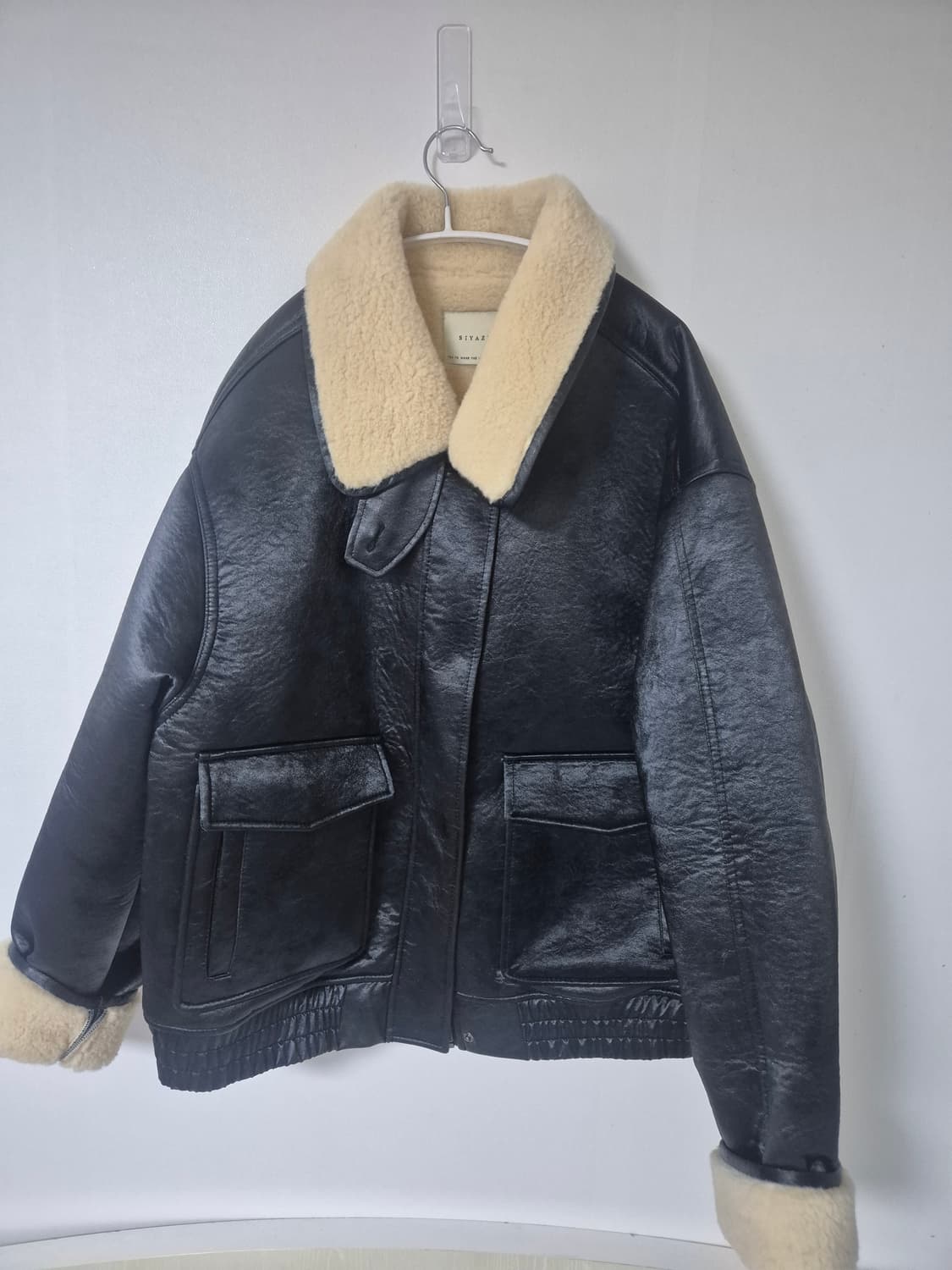 시야쥬 무스탕 봄버 자켓 블랙 상품이미지1