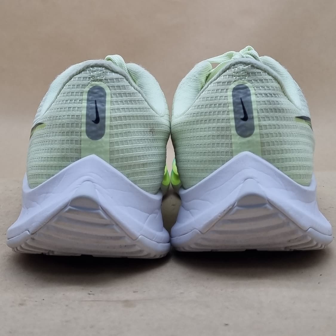 나이키 에어줌  라이벌플라이4  런닝화 245 상품이미지4