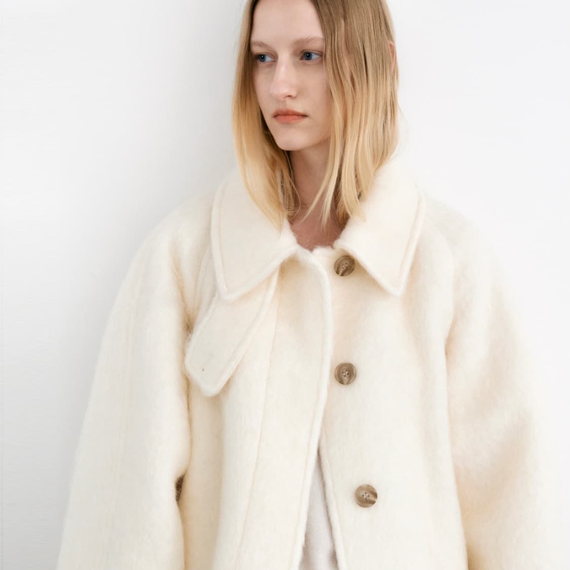 아틀리에나인(Atelier Nain) 헤어리 울 벨티드 하프코트 새상품 상품이미지2