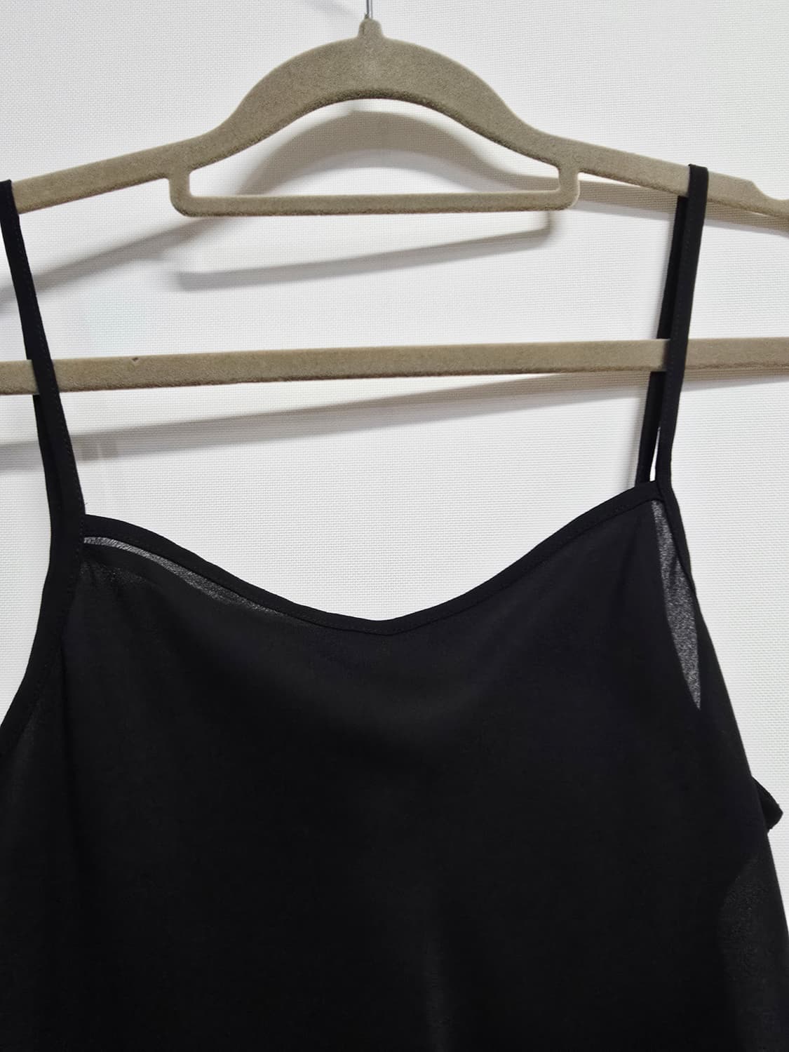 온앤온 블랙 쉬폰 나시 탑 상품이미지5