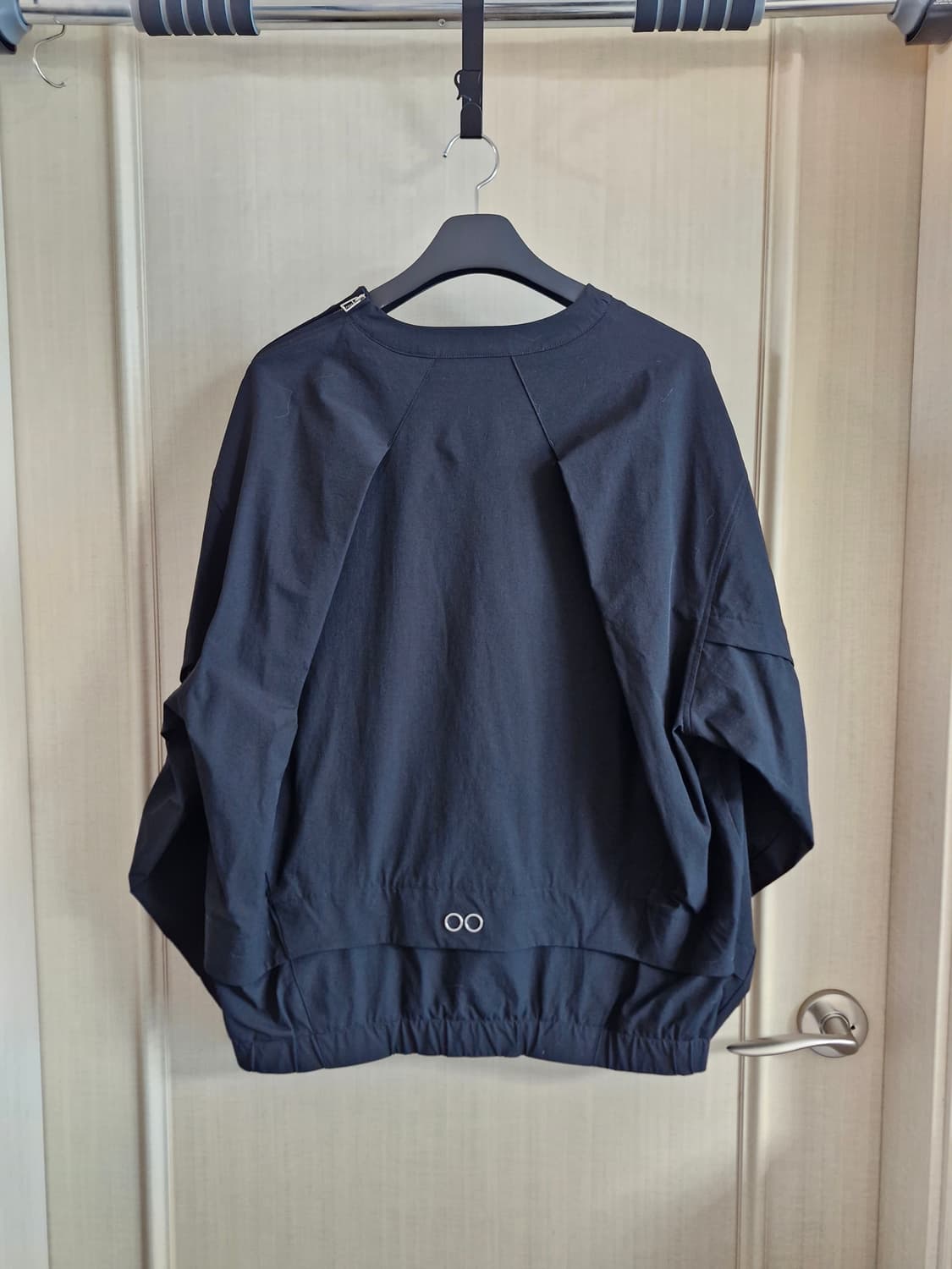 송지오 컬렉션 언더다트 레이어드 코쿤 크루넥 블랙 48 상품이미지2