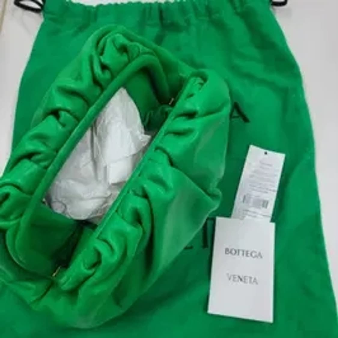 보테가 베네타 만두백 폴딩 파우치 클러치백 상품이미지3