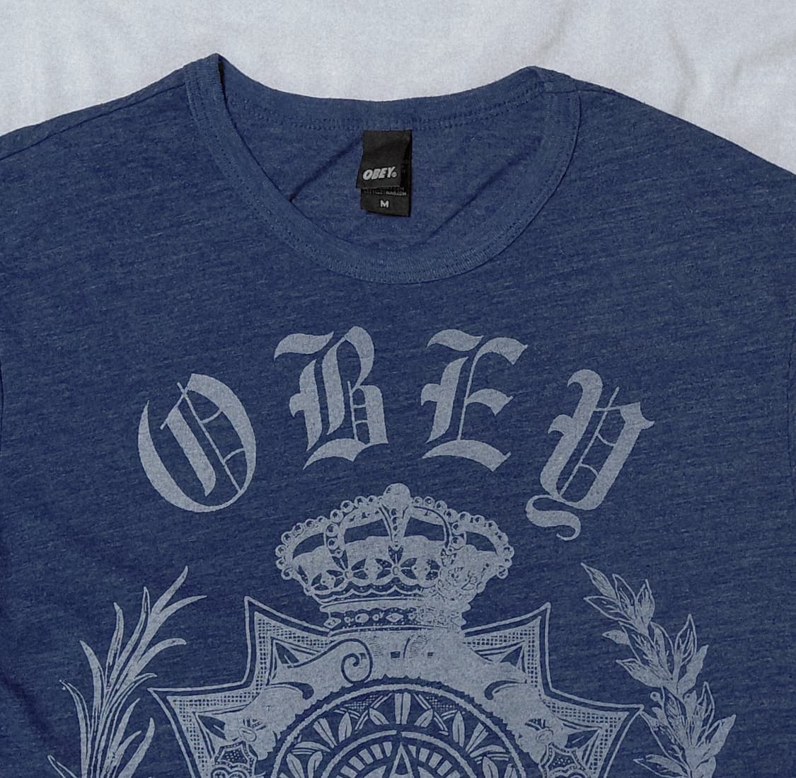 [S] 오베이(OBEY) USA제 트라이블렌드 그래픽 티셔츠 - 네이비 상품이미지2