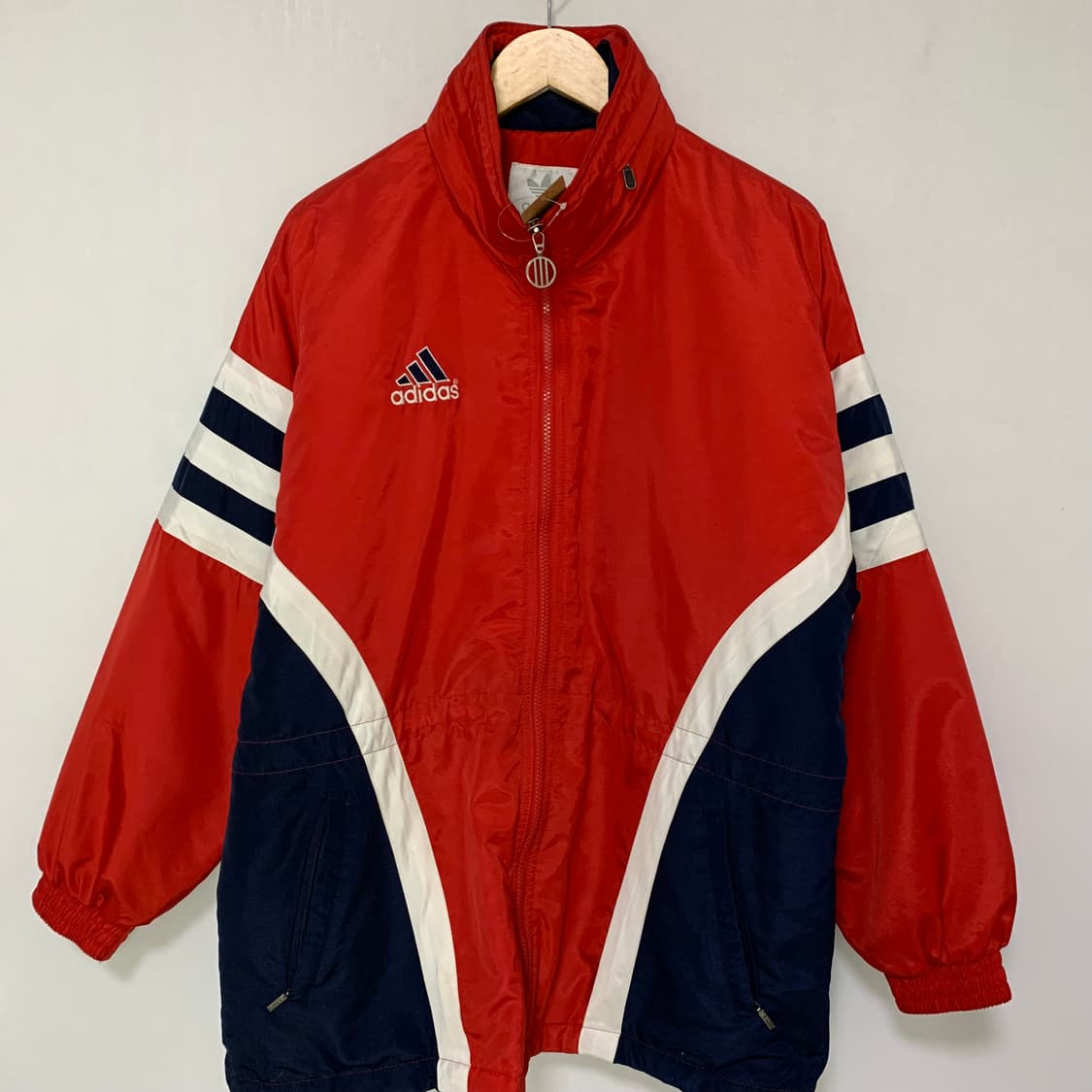 아디다스 올드스쿨 바람막이 레드/네이비 100 오버핏 빈티지 점퍼 상품이미지2