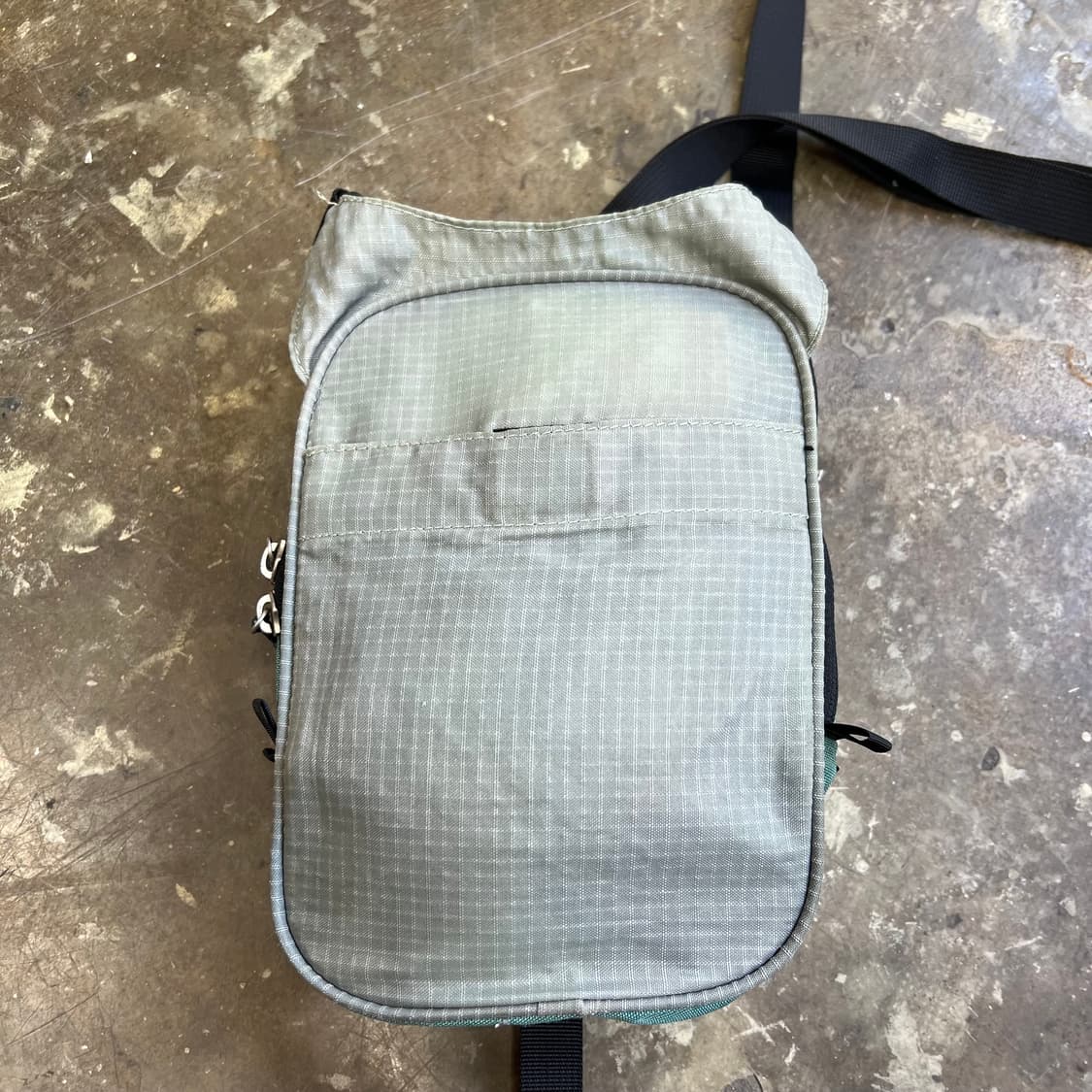 몽벨 크로스백 가방 미니백 미니 크로스백 가방 남여공용 레어템 상품이미지3