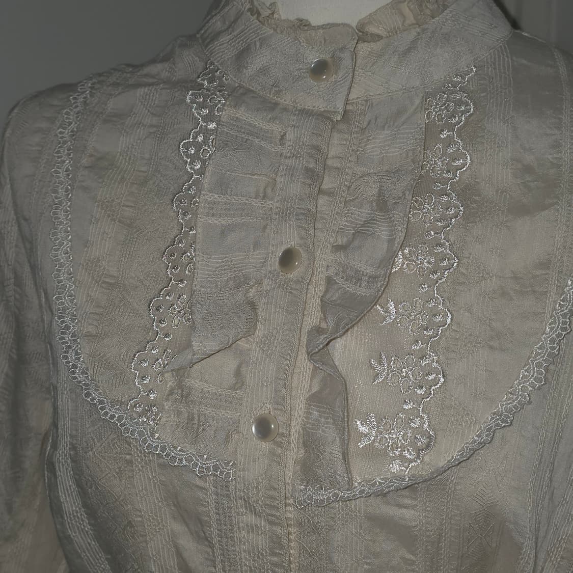 일본빈티지)아이보리 공겜여주st 모리걸 레이스 프릴 린넨 긴팔블라우스 상품이미지2