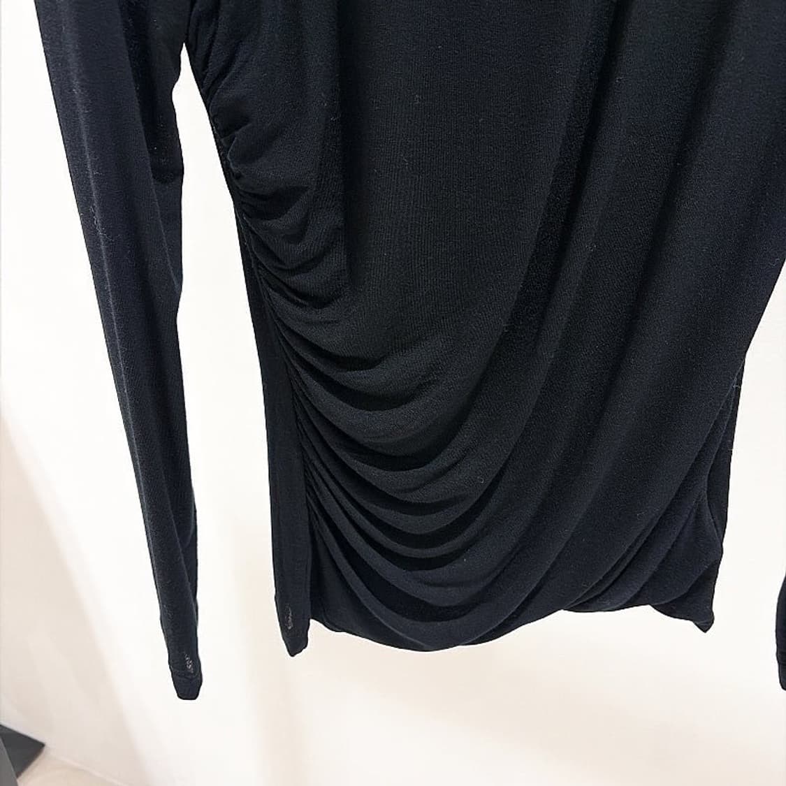 (정품/새상품) 제임스펄스 여성 블랙 셔링 롱슬리브 상품이미지2