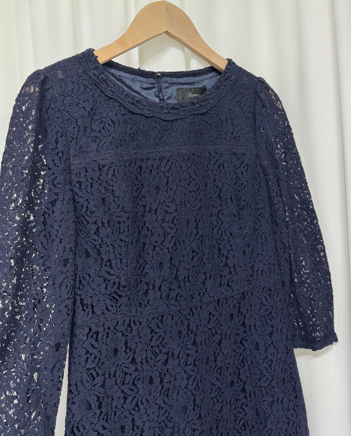로엠 ROEM 레이스 원피스 네이비 상품이미지7