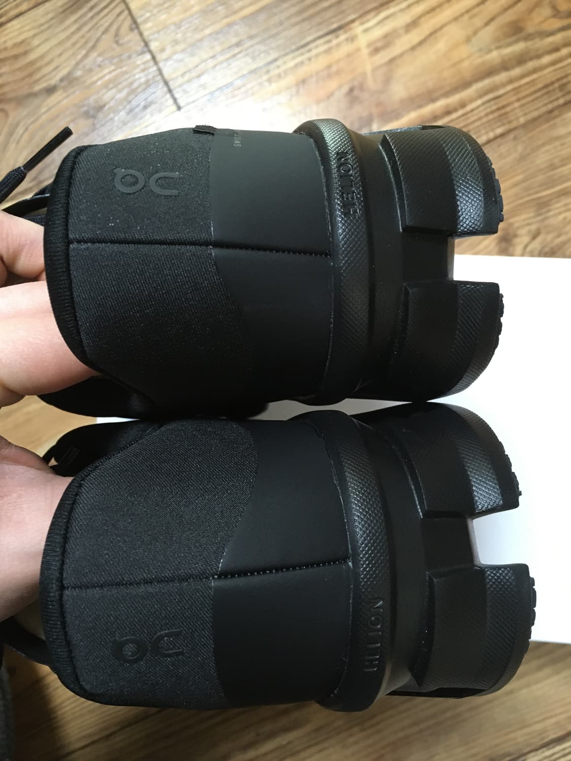 온러닝 파프 클라우드몬스터2 블랙 판매합니다  상품이미지4