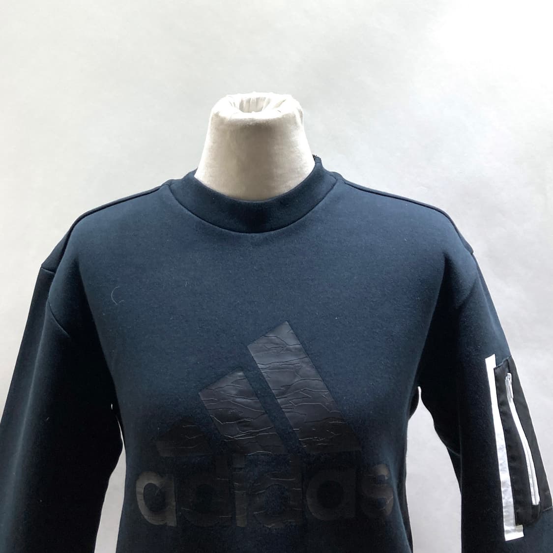 아디다스 키즈 맨투맨 블랙 150 상품이미지2