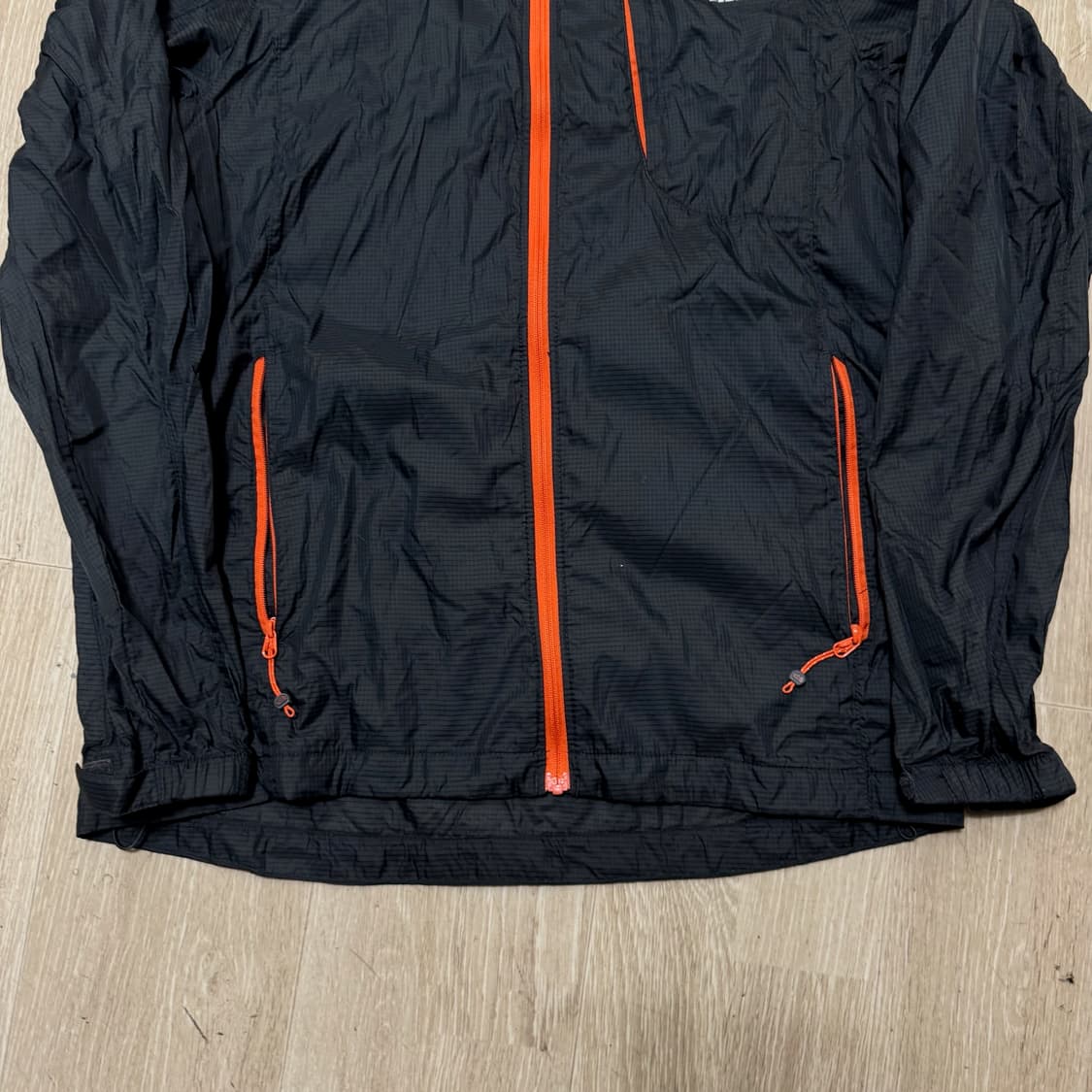 노스페이스 로고 후드 바람막이 자켓 S/90  상품이미지3