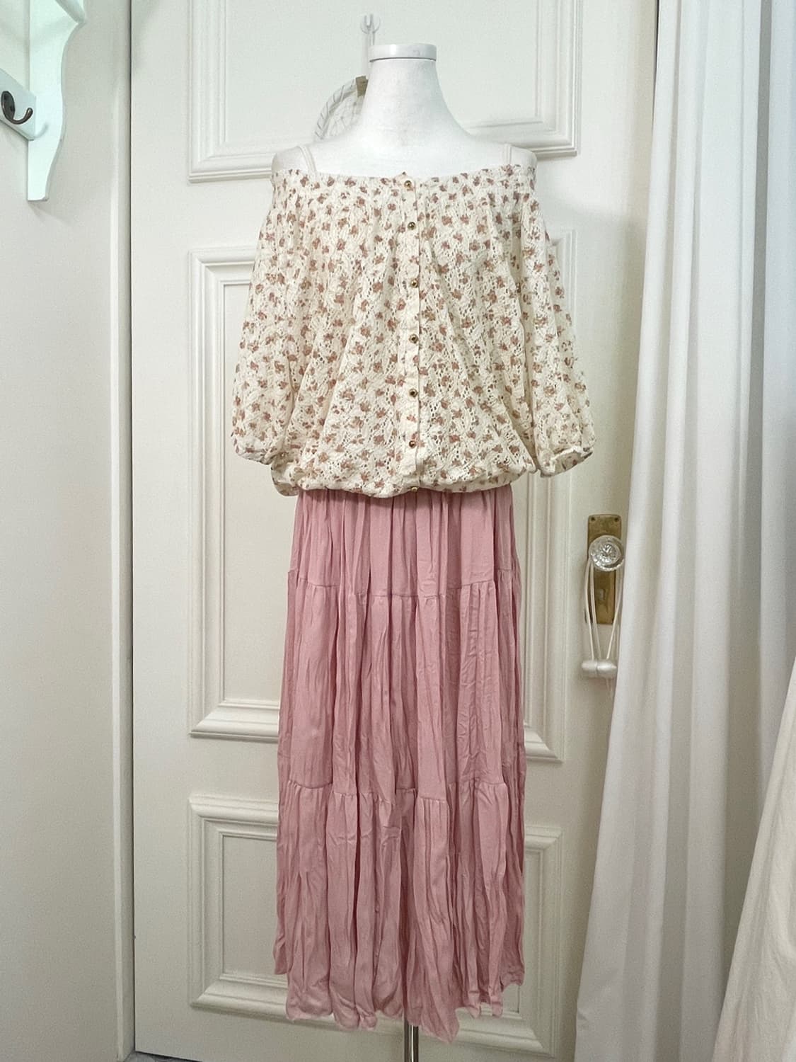 ivory flower lace off-shoulder crochet t 상품이미지2
