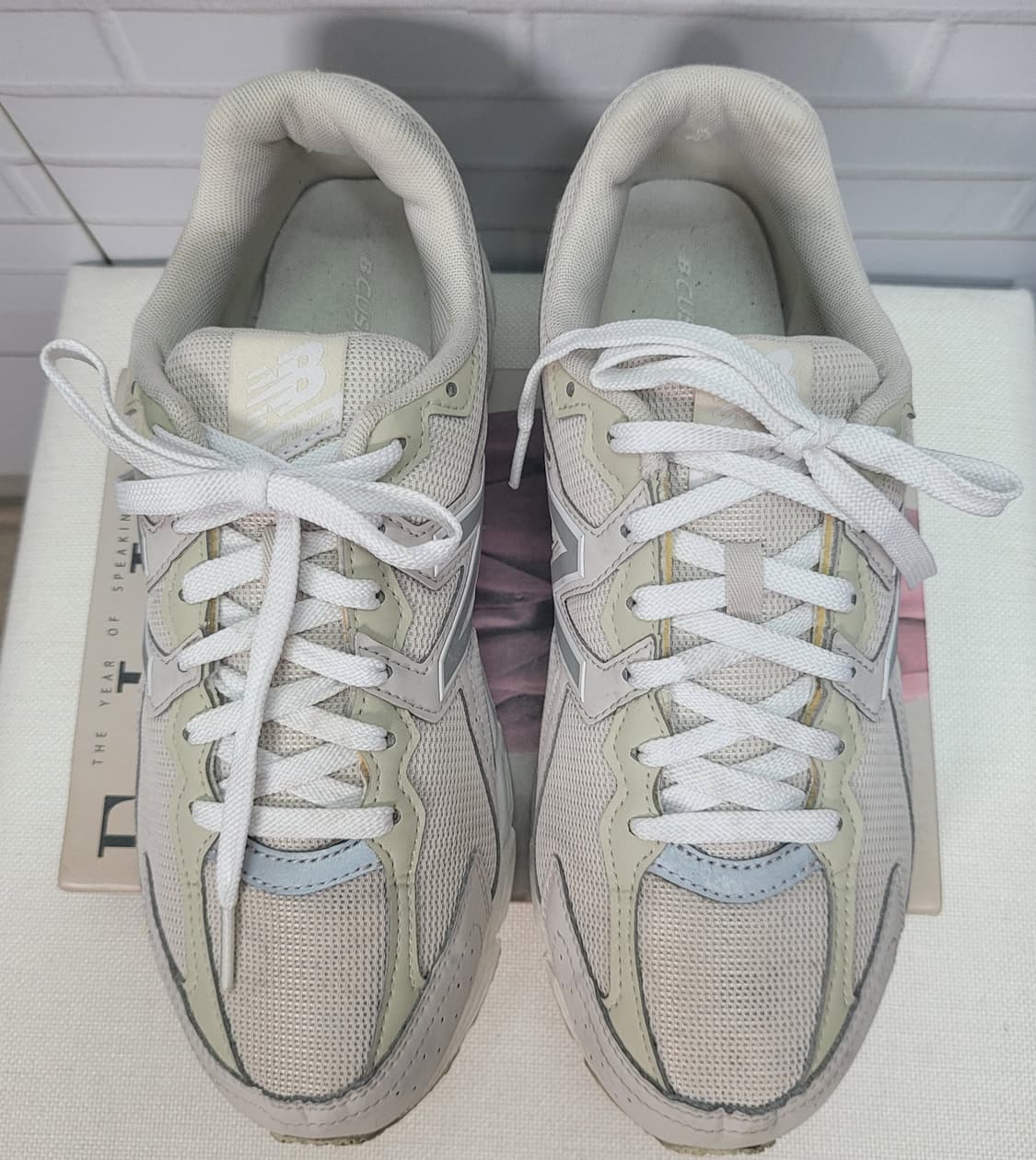 뉴발란스 480V5 쿠션 베이지 스니커즈 운동화 런닝화 270사이즈 상품이미지5