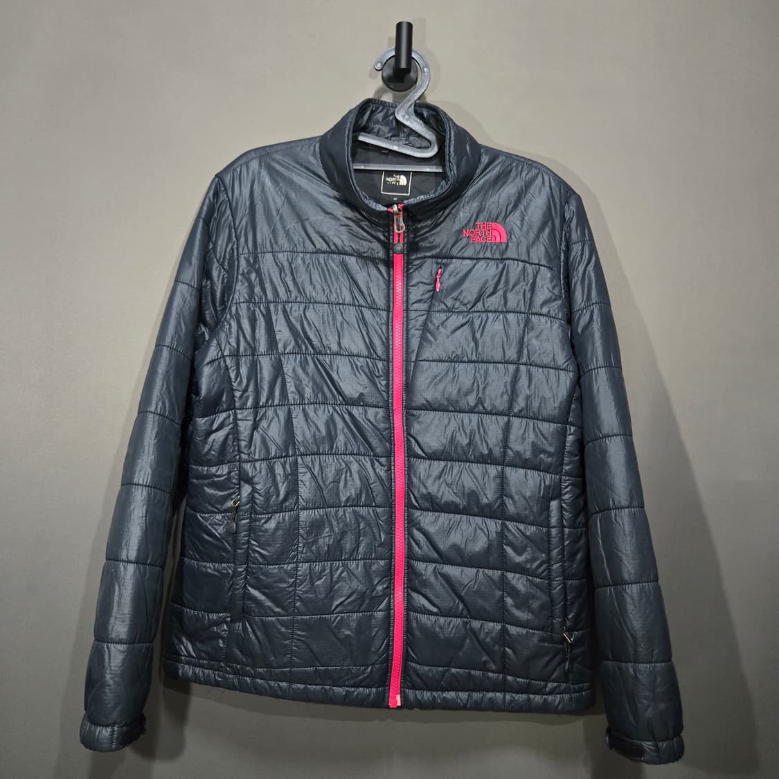 노스페이스 TheNorthFace 경량 패딩 블랙 +핫핑크 포인트 점퍼 상품이미지1