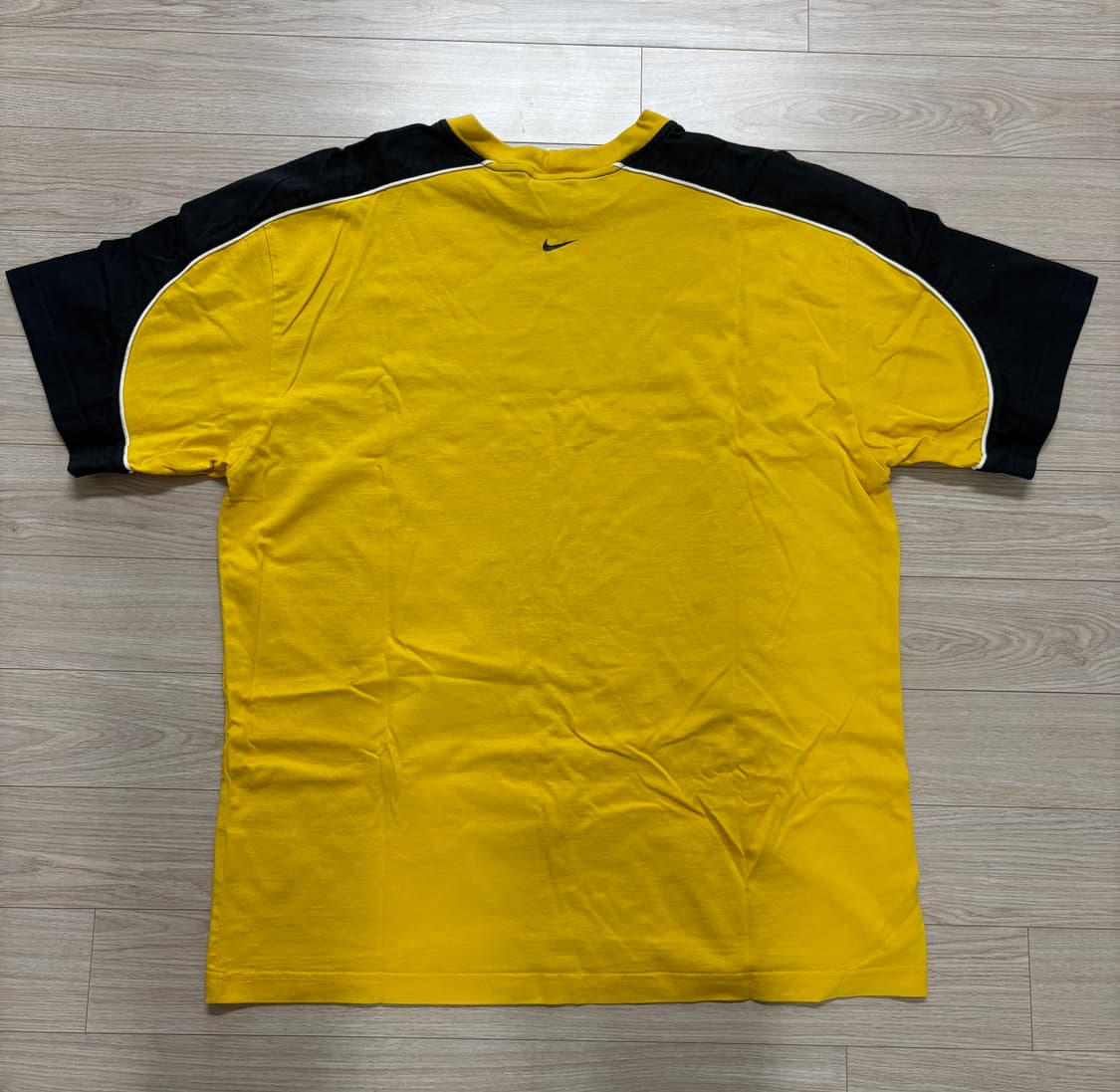 Nike 올드스쿨 반팔 XL 사이즈 팝니다. 상품이미지2