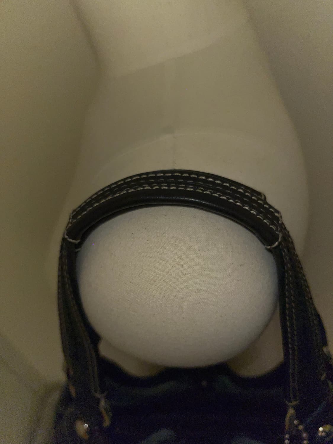 Coach All Black Hobo Bag 상품이미지3