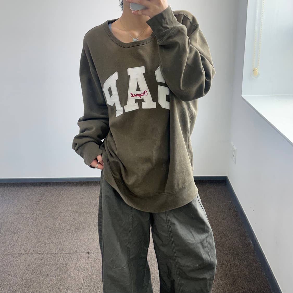 Gap 갭 아이보리 로고 카키 맨투맨 상품이미지2