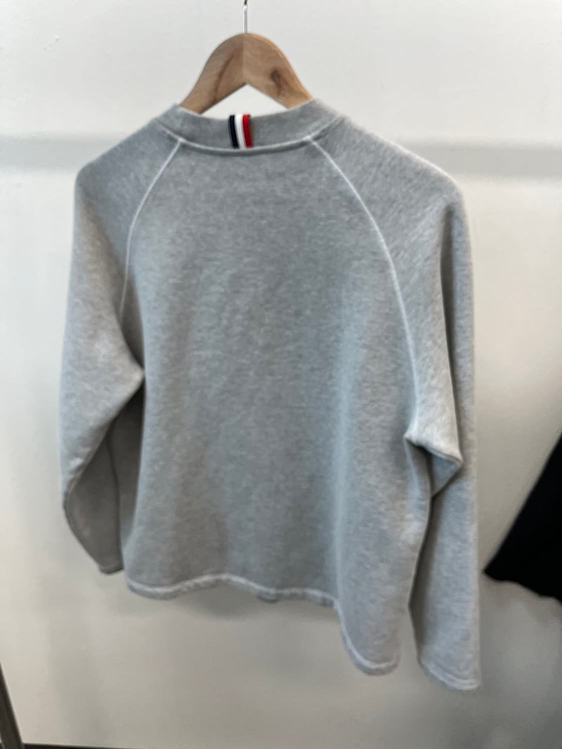 95) 몽클레어 빅와펜 맨투맨  상품이미지9