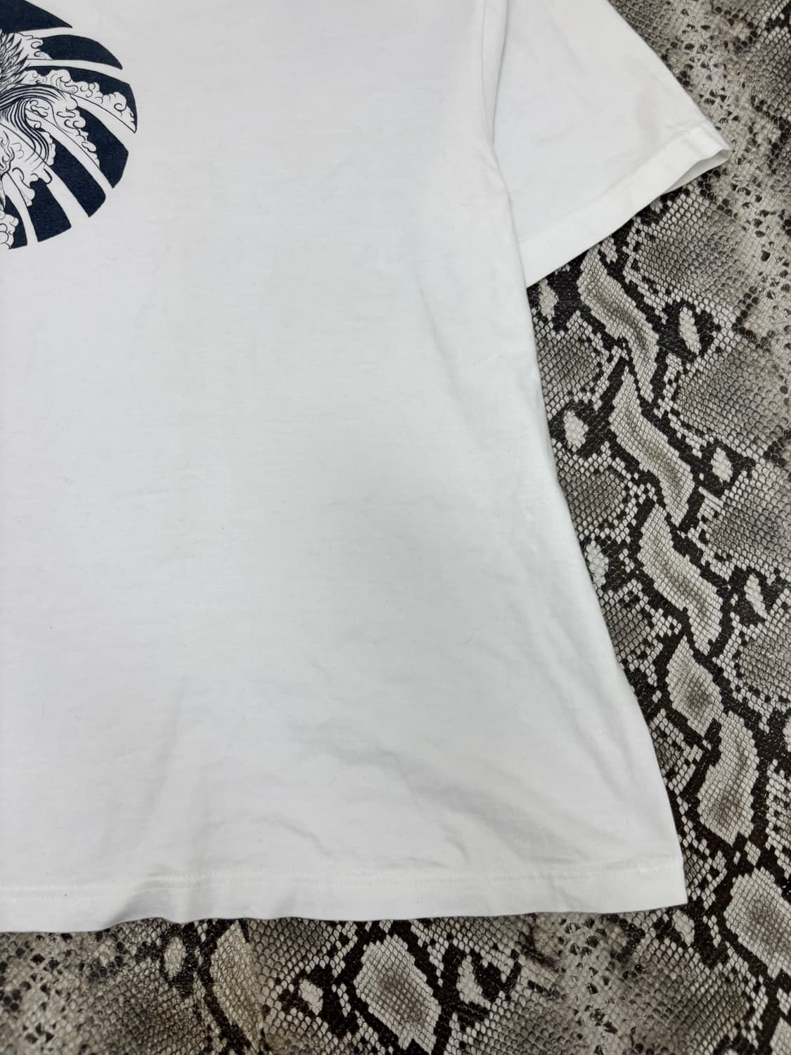 “Vintage” Oriental Print White Tee 상품이미지5