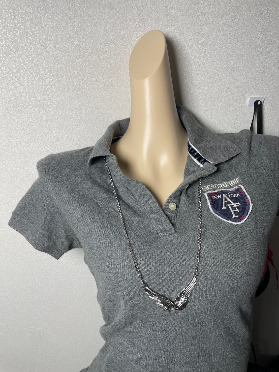 빈티지 아베크롬비 자수 카라 반팔티 상품이미지2