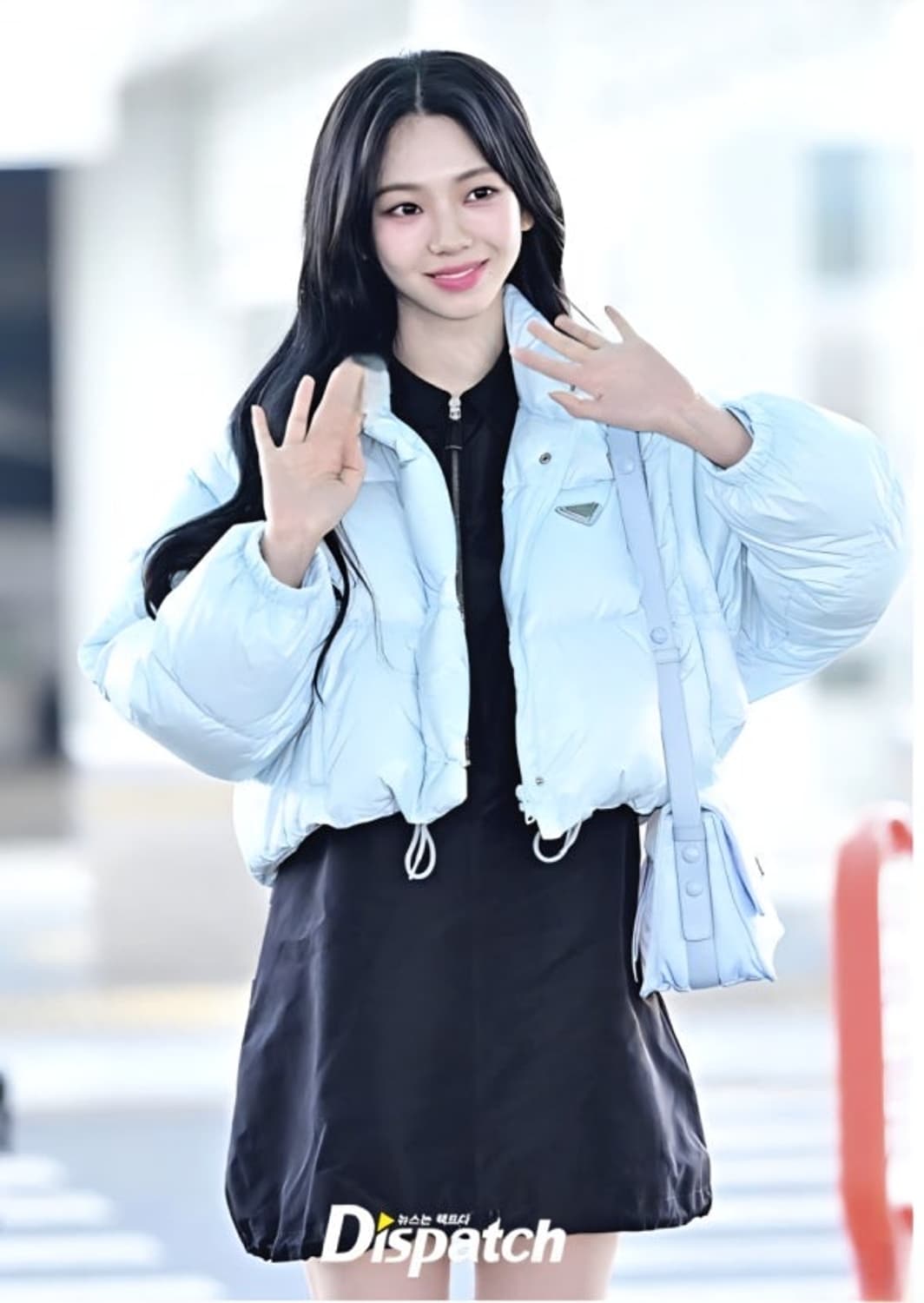 프라다 리나일론 크롭 패딩 카리나 착용 상품이미지2