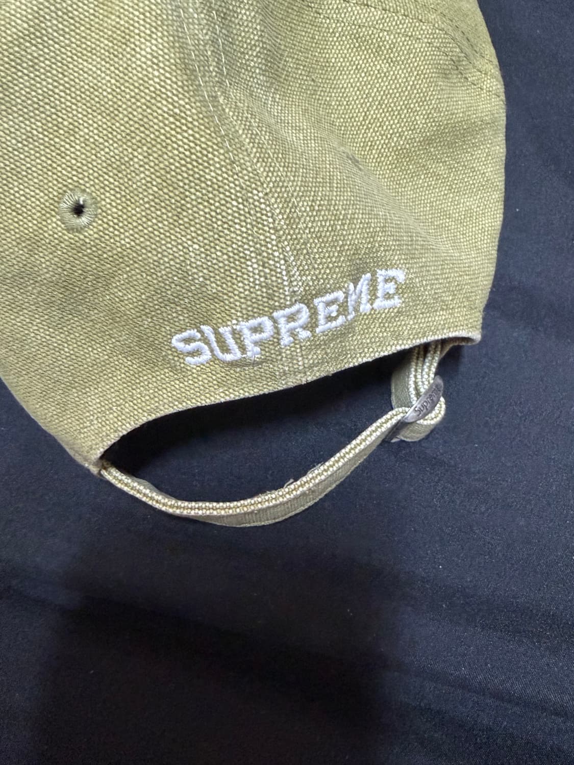 슈프림 피그먼트 캔버스 로고볼캡 올리브 23SS 상품이미지3