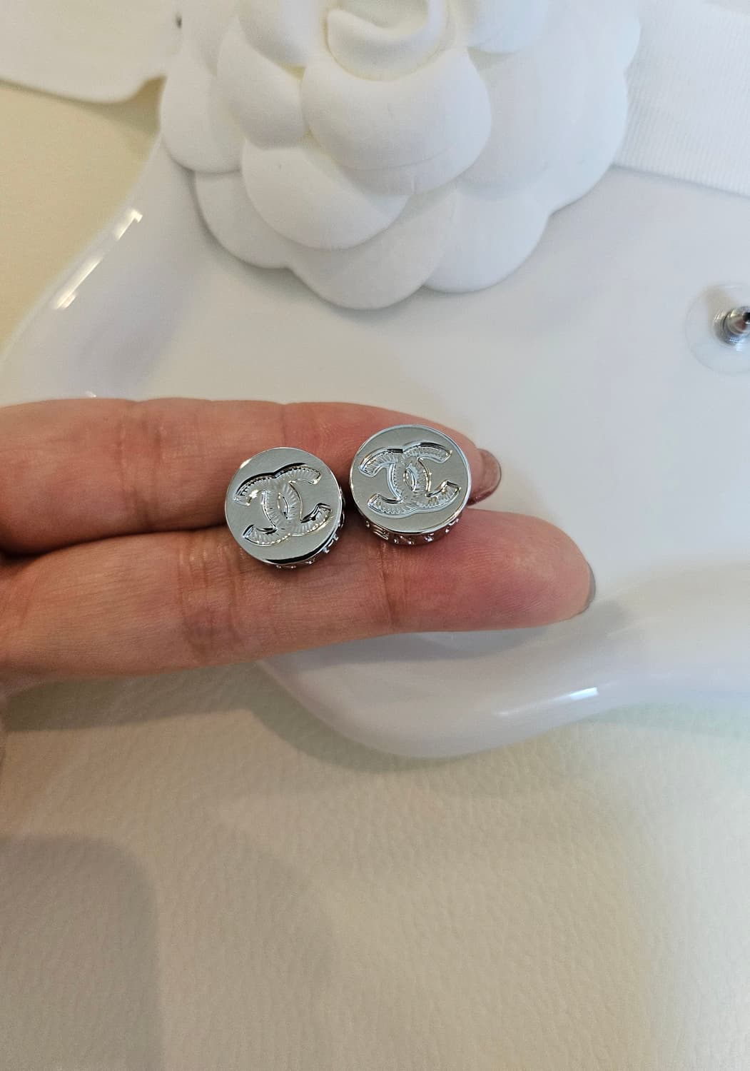 샤넬 코인단추 은장스터드 귀걸이 업사이클링  상품이미지2