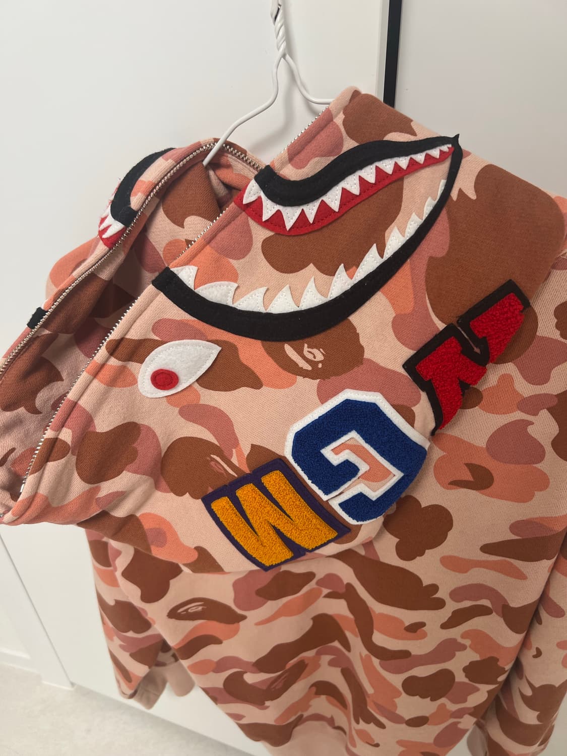 Bape 24ss 카모 우먼즈 샤크 후드집업 핑크 상품이미지3
