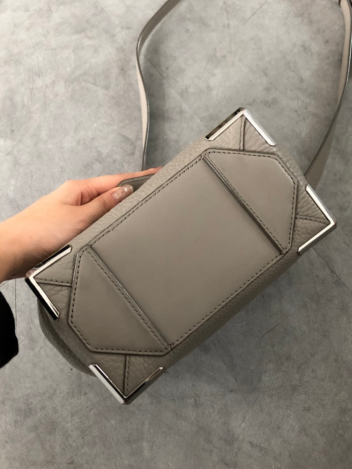 Alexander Wang 알렉산더왕 그레이 크로스백 상품이미지4