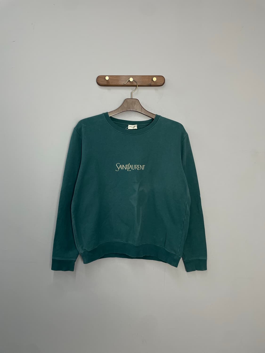 생로랑 로고 프린팅 그린 맨투맨 상품이미지2