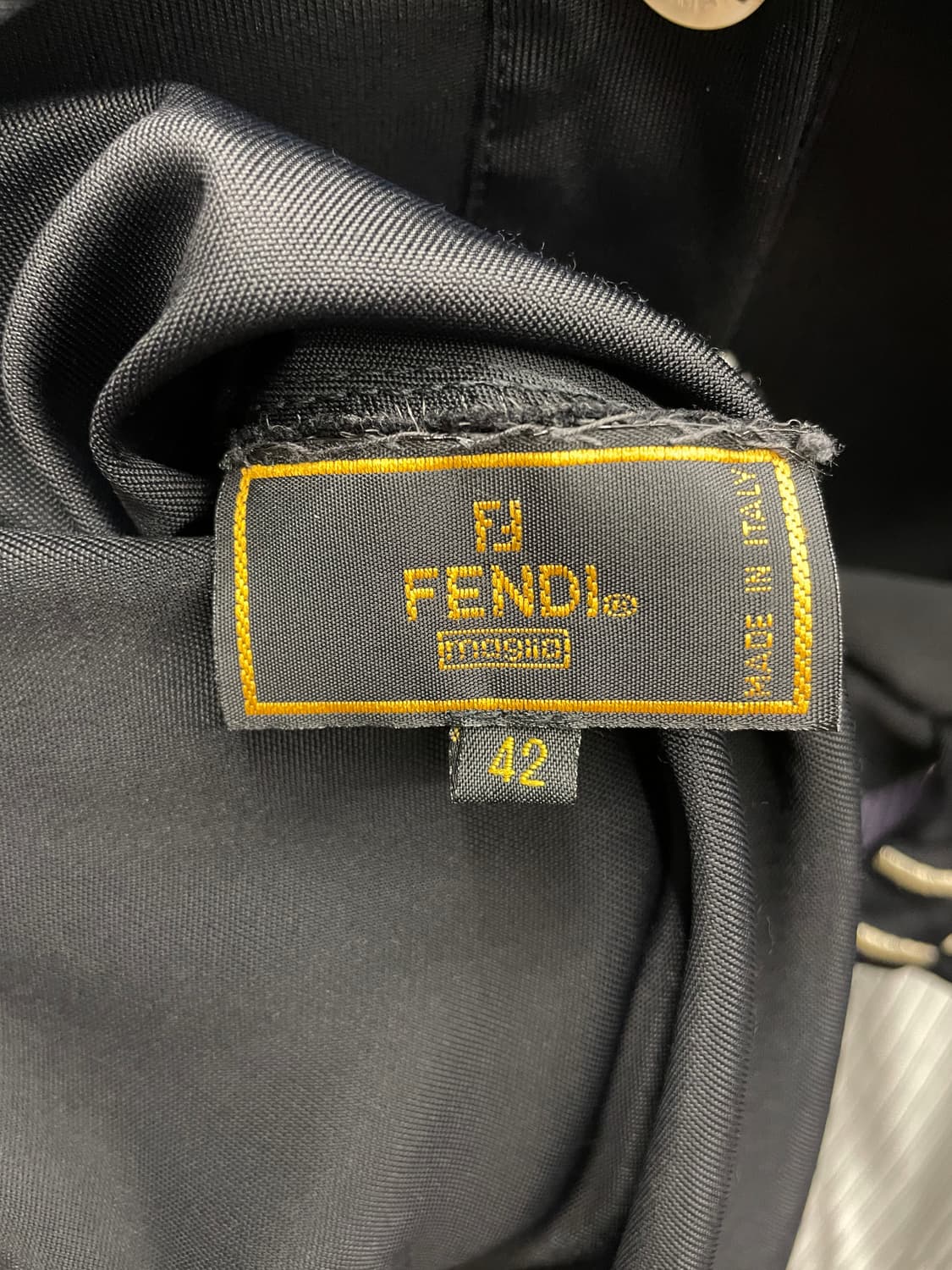 펜디 PK 반팔 티셔츠 자수 스티치 로고 디테일 슬림핏 블랙 상품이미지4