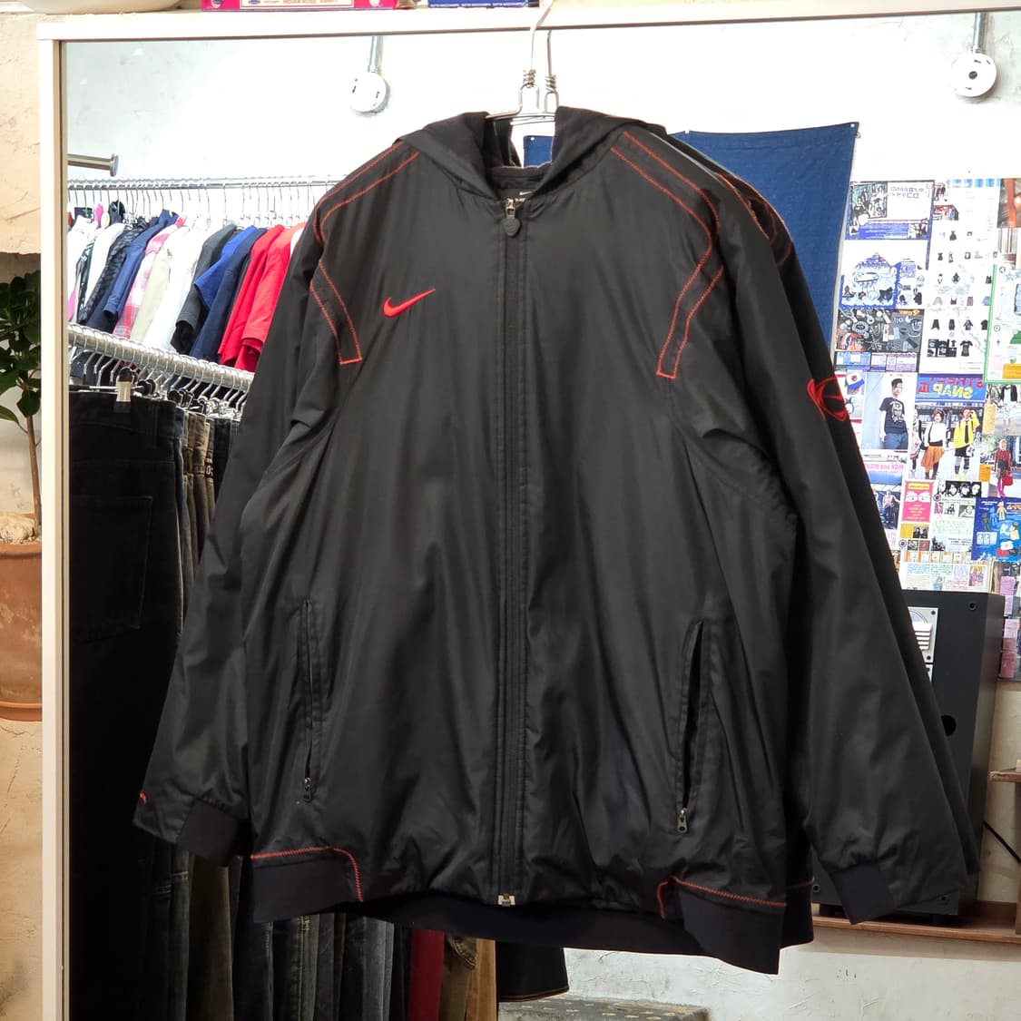 NIKE 블랙 누빔 후드 바람막이 점퍼 상품이미지1
