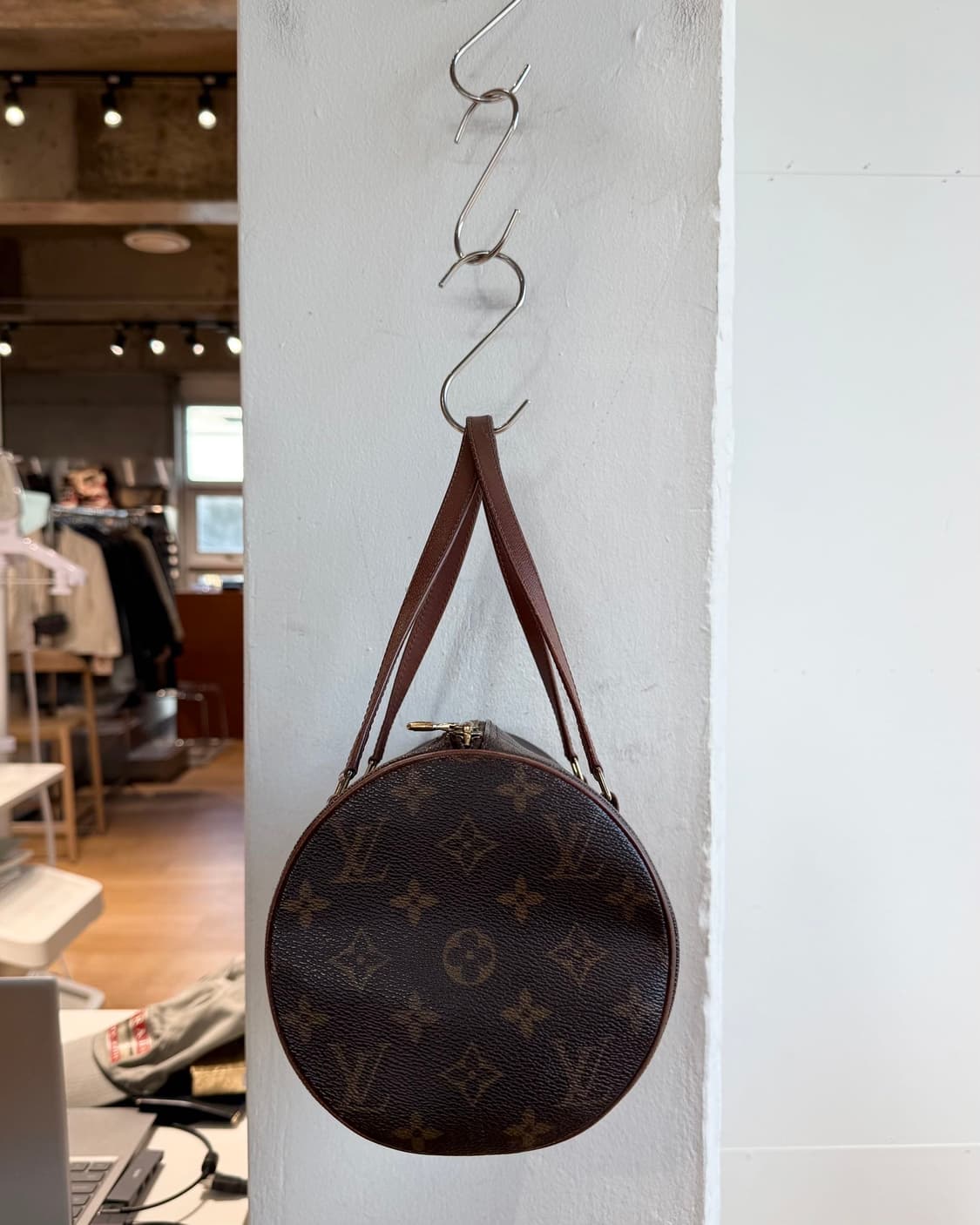 루이비통 모노그램 빠삐용 토트백  상품이미지3