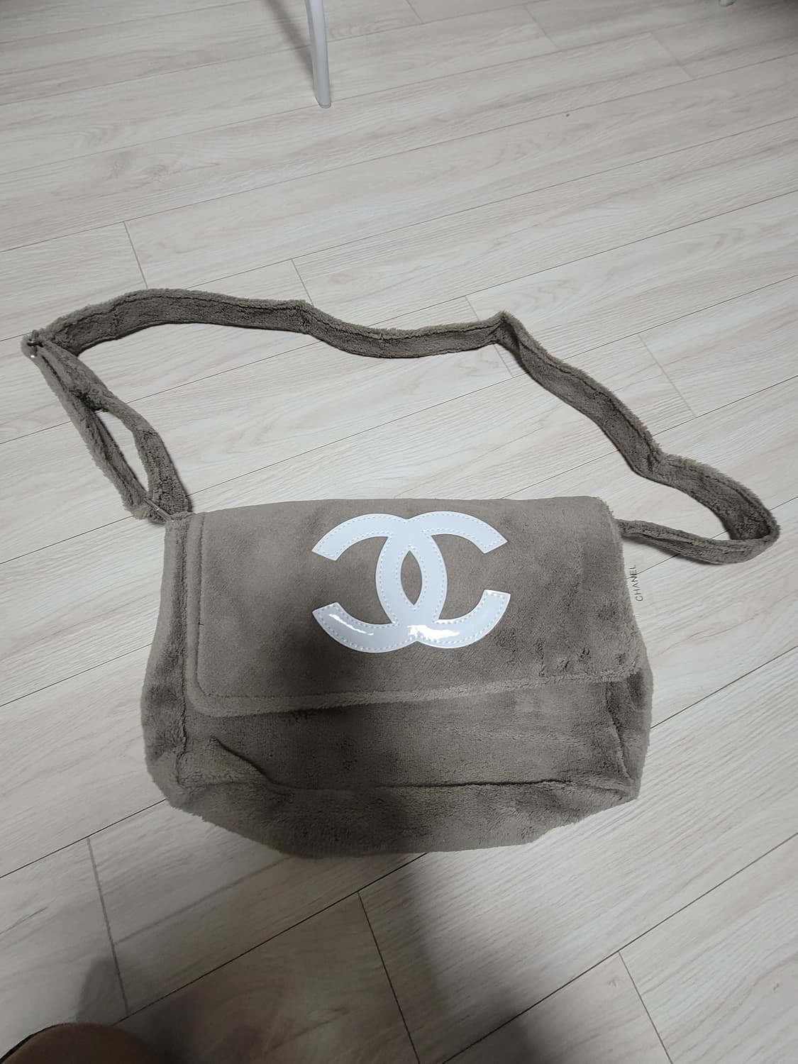 샤넬 타올 크로스백 상품이미지4