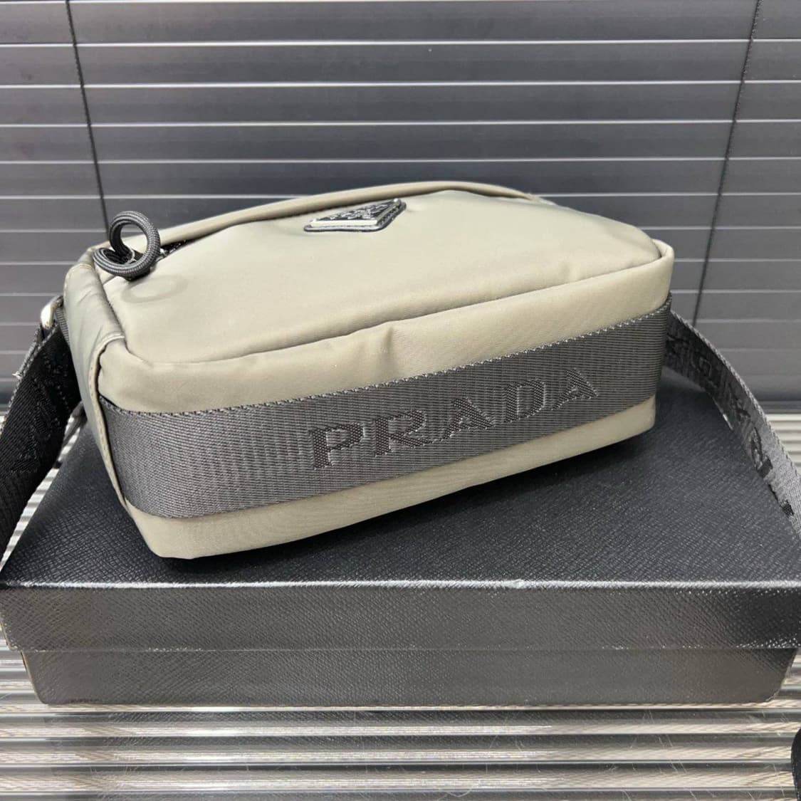 프라다의 리나일론 숄더백 상품이미지3