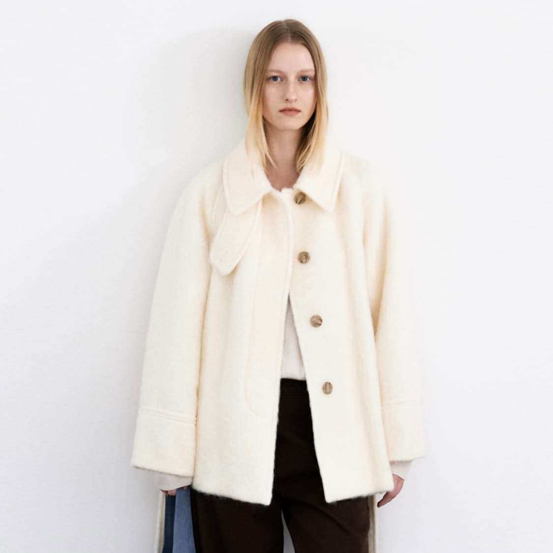 아틀리에나인(Atelier Nain) 헤어리 울 벨티드 하프코트 새상품 상품이미지5