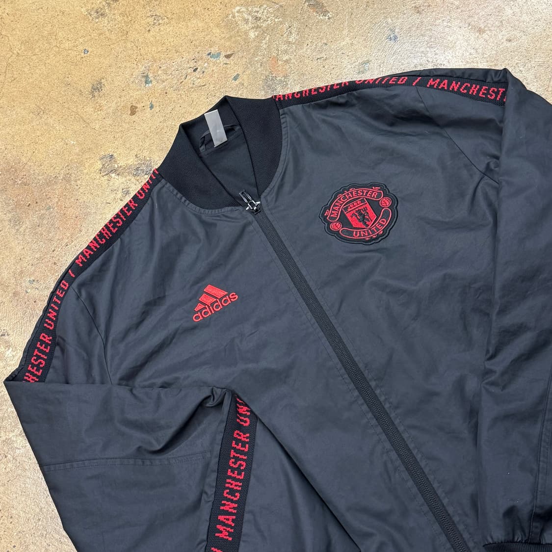 [정품/L] 아디다스 맨체스터 유나이티드 바람막이 자켓 블랙  b17 상품이미지1