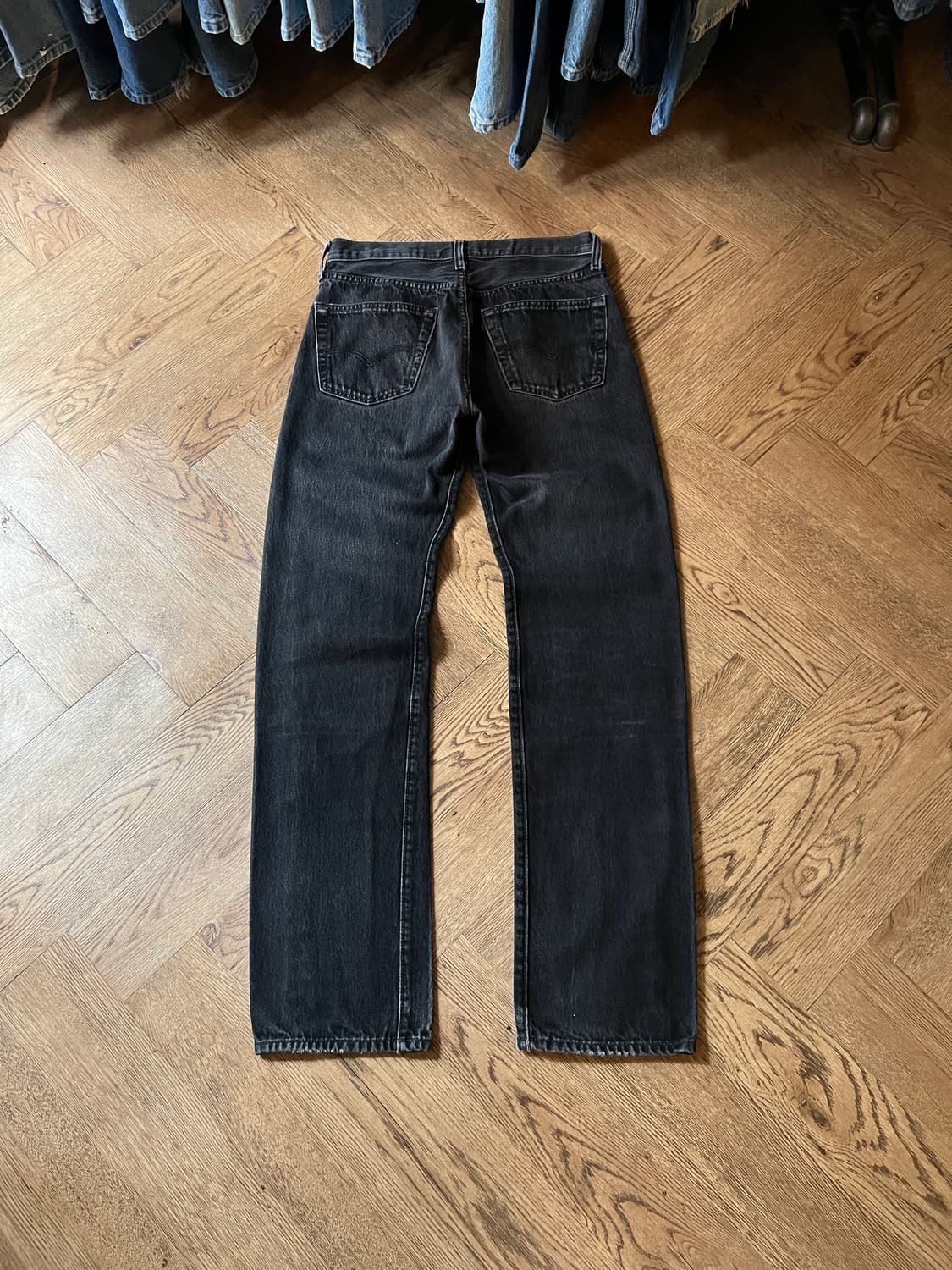 [30]리바이스 501 빈티지 워싱 스트레이트 흑청 데님 팬츠 상품이미지2